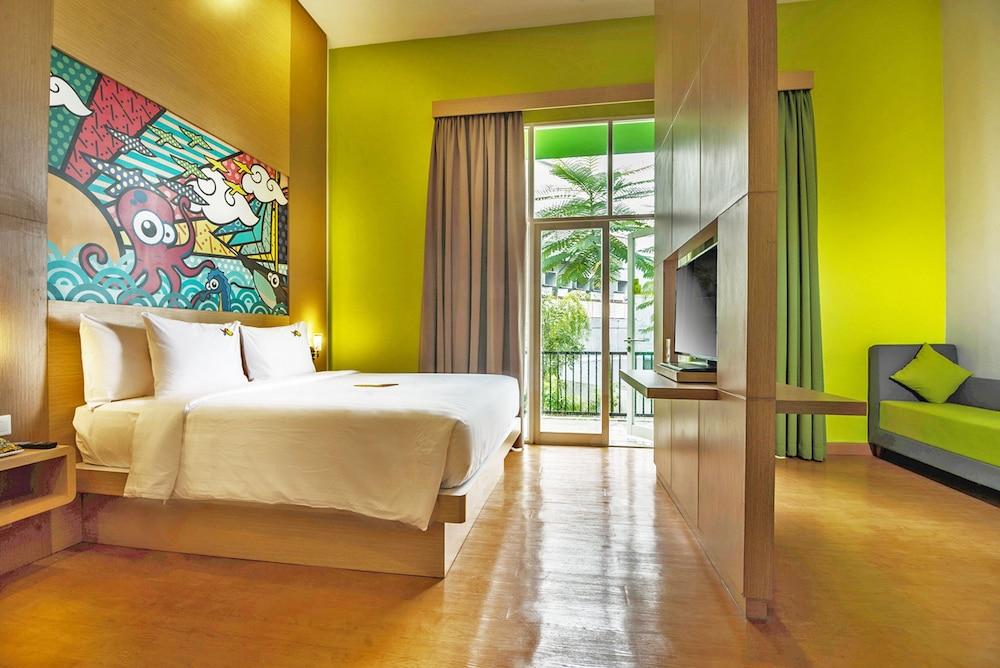 Maxonehotels At Resort Makassar Exterior photo